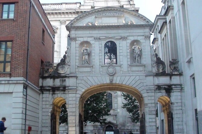 The Fading Light London Ghost Walk - Photo stops and how to get the best shots in 2 hours