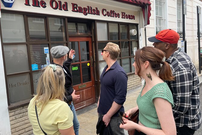 The Great British Pub Walking Tour: London - The Belgravia Walk: Squares, Gardens, and Mews-Style Streets
