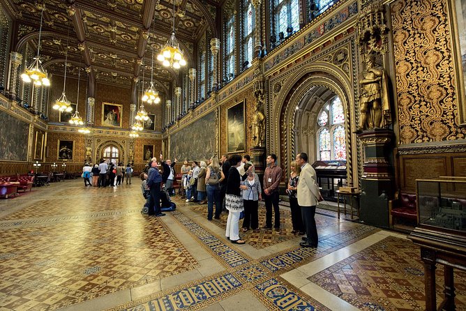 The Houses of Parliament & 30+ Top London Sights Tour - Trafalgar Square, Horse Guards, and Whitehall: power, statues, and quick wins