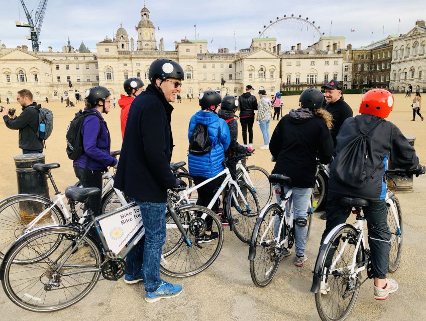 The London "Big Six" and a Pub. 5.5 hour tour - Kensington Gardens and Hyde Park to Kensington Palace and Buckingham Palace