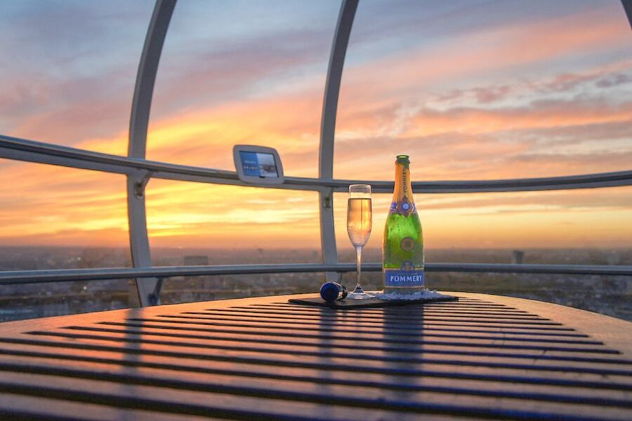 The London Eye Champagne Experience - The 30-minute flight above Westminster, with Moët in hand