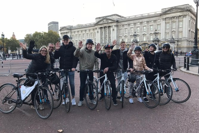 The London Landmarks, 3.5 hour Afternoon tour - The Guide Factor: Why Ola’s Style Shows Up in Reviews