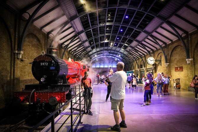 The Making of Harry Potter: Warner Bros. Studio Tour & Transfers - From Euston War Memorial to Leavesden: transfers that keep you moving