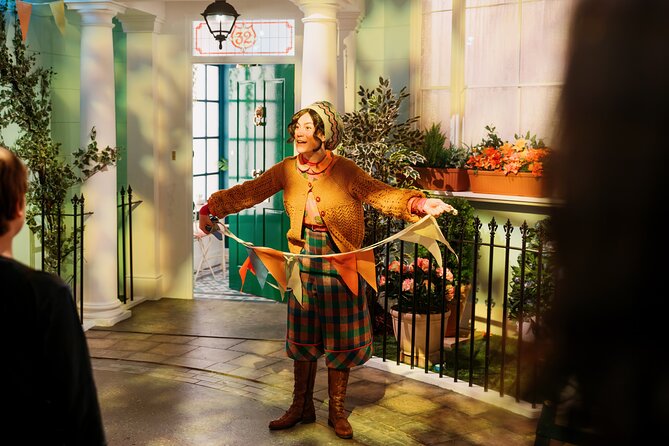 The Paddington Bear™️ Experience ticket - No. 32 Windsor Gardens: the Brown family rooms and the Peru shift