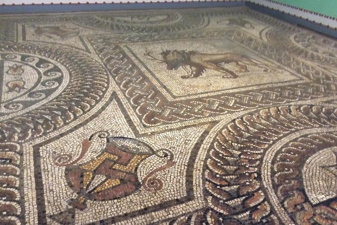 The Roman City of St Albans Private Tour - St. Michael’s Church, Saxon roots still in use
