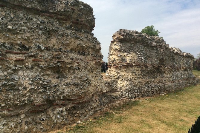 The Roman City of St Albans Private Tour - Ye Olde Fighting Cocks and the monastery gateway, a break with meaning
