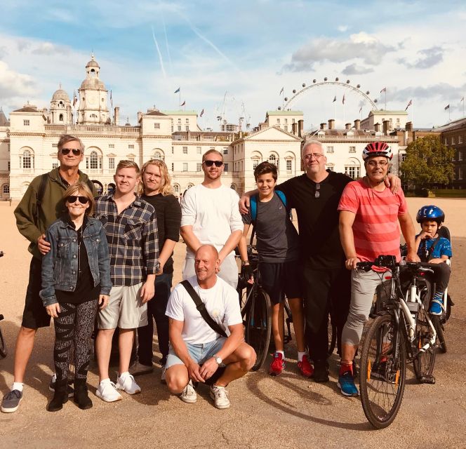 The Royal Express, 2.5 hour tour - The guide experience: calm pacing, useful facts, and small-group comfort