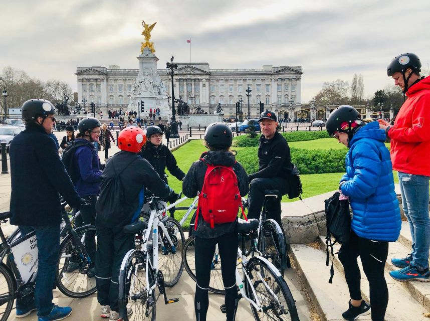The Royal Express, 2.5 hour tour - Buckingham Palace views and the Parliament Square walking break