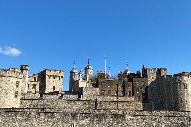 The Tower of London - Small Group Tour with a Local Expert - Walking pace, heat, and how to stay comfortable