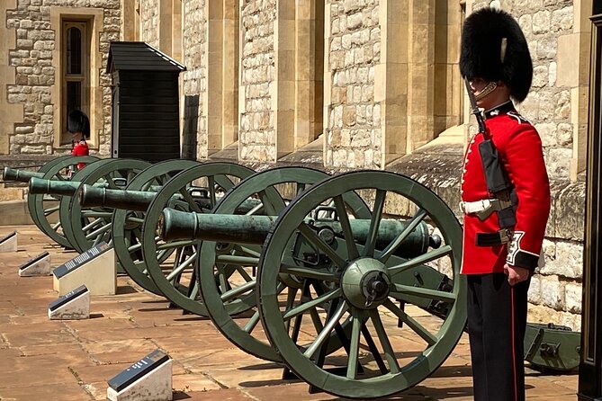 The Tower of London - Small Group Tour with a Local Expert - Stop 1: The Tower of London, from fortress to royal stage