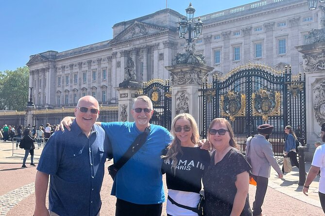 The Ultimate 6-hour Private Tour of London in an Iconic Black Cab - Food stops that do not derail the day: Borough Market and more