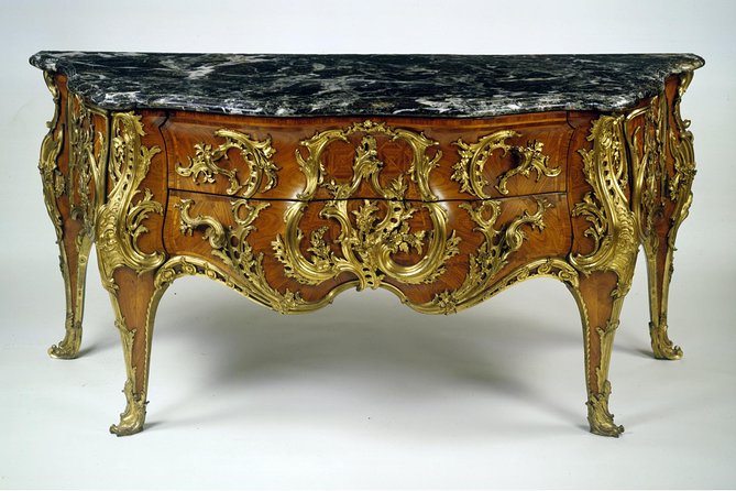The Wallace Collection London Private Guided Tour - 3 hour - More than paintings: sculpture, furniture, ceramics, and glass