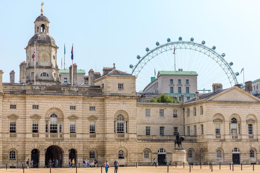 Top London Sights Tour - Christmas Day Special! - The group vibe: seeing London with new friends, not alone