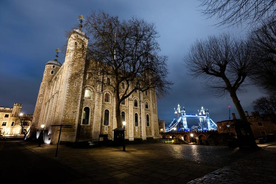 Tower of London: After-Hours Tour with Ceremony of the Keys - Why the Tower at night hits differently than daytime