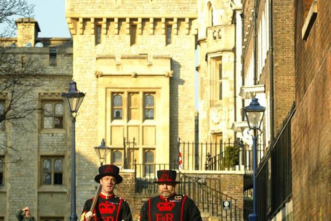 Tower of London and Crown Jewels Exhibition Ticket - Wall Walk and the Medieval Palace for a slower second act