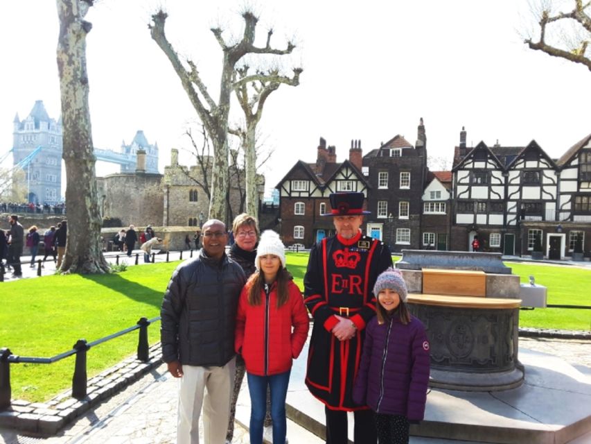 Tower of London and Tower Bridge Private Tour - The timing puzzle: fitting two major stops into 3 to 4 hours