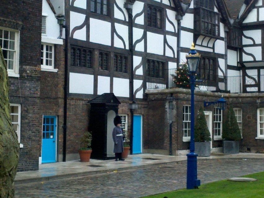 Tower of London and Tower Bridge Private Tour - The guides matter: Marina and Ben as a clue