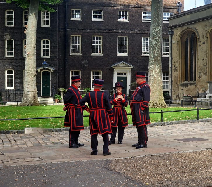 Tower of London Crown Jewels and English Royal History Tour - Guaranteed timed entry, and what you actually get for your money