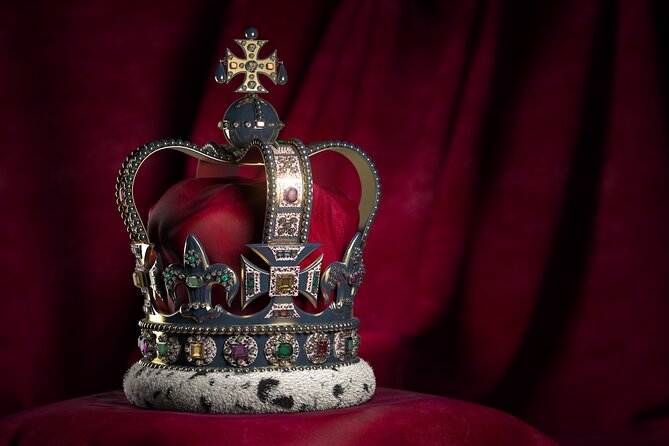 Tower of London: Crown Jewels & Beefeater Opening Ceremony - White Tower and the Inner Ward: Norman architecture plus photo moments
