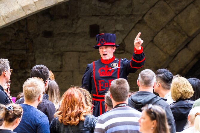 Tower of London: Crown Jewels & Beefeater Opening Ceremony - How the small group format changes your Tower experience
