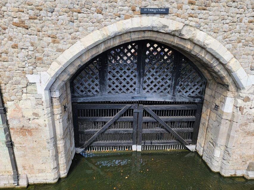 Tower of London: Early Access with Crown Jewels & Beefeaters - Where you start, what you’ll see first, and why it matters