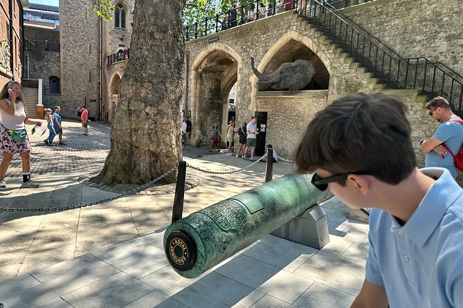 Tower of London for kids & families Private Guided Tour with pre-booked Tickets - How the Guide Handles Different Ages in One Group