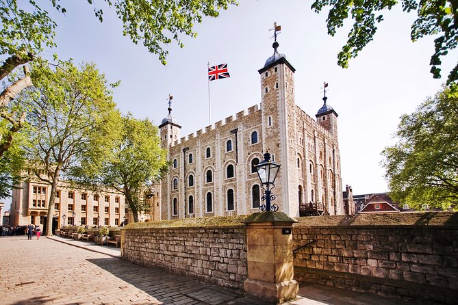 Tower of London Fully Guided Private Tour - Tower ravens and the human side of the Tower