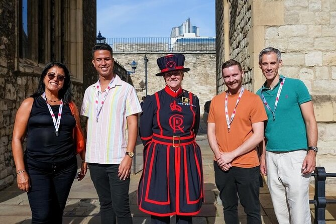 Tower of London Guided Tour with Beefeater Meet & Crown Jewels - Bloody Tower Meet and Greet: The Yeoman Warder Moment