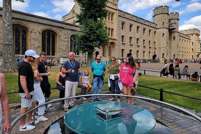 Tower of London Guided Tour with Beefeater Meet & Crown Jewels - Jewel House and Crown Jewels: Seeing 140 Items With Context