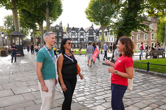 Tower of London: Guided Tour with Thames River Cruise - Timing the day: start early if you want breathing room