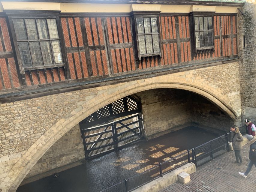 Tower of London Kid-Friendly Private Tour - What This Kid-Friendly Tower Tour Does Differently