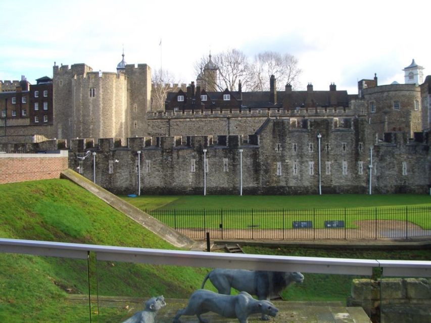 Tower of London Kid-Friendly Private Tour - Price and Value: Is $411 Worth It for a Family?