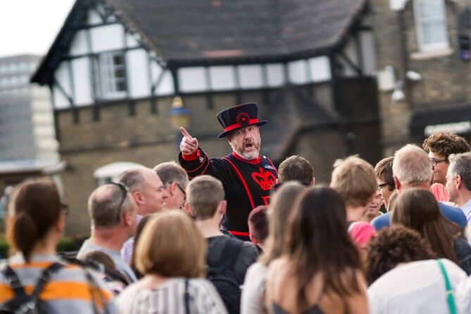 Tower of London: Opening Ceremony & Early Crown Jewels Access - Beefeaters Up Close: The Short Guided Start That Sets the Tone