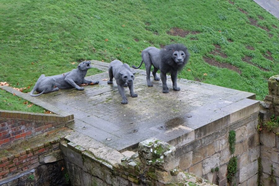 Tower of London Private Tour - How one fortress became a zoo, mint, armory, and observatory