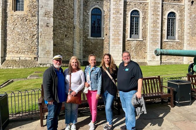 Tower of London Private Tour for Families and Friends - Ravens and legends: the story stops that keep kids listening