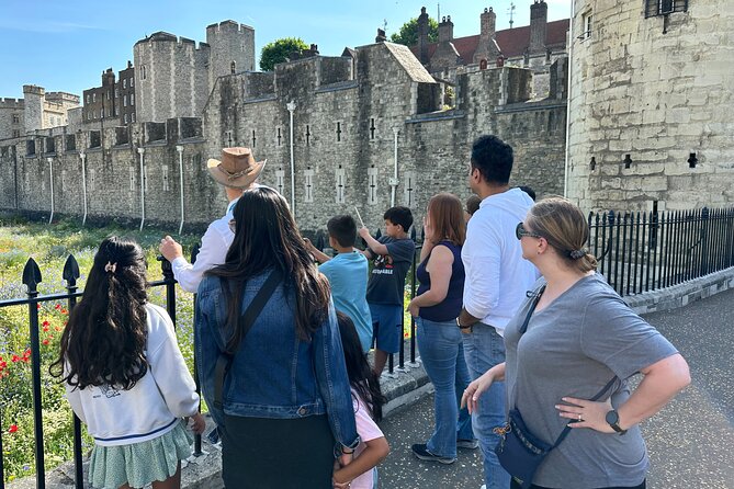 Tower of London Private Tour with Blue Badge Guide - Crown Jewels viewing: skip the ticket line, plan for the jewel house rules