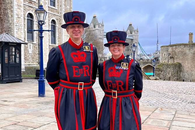 Tower of London Ticket with Audio Guide and Unlimited Entry Time - Grabbing Your Official Audio Guide at the Water Lane / Beefeater Shop