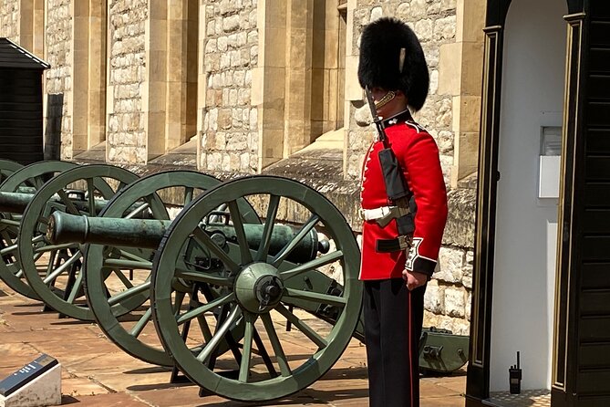 Tower of London & Westminster Abbey VIP Tour with expert guide - Thames River boat transfer: see London’s riverside in a time-saving way