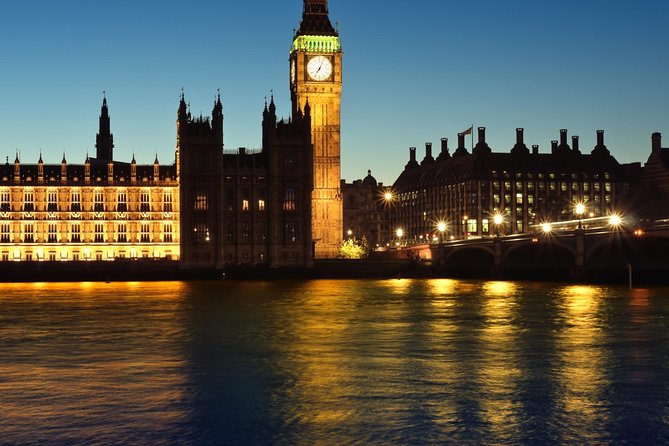 Tower of London with London Hop-On Hop-Off Tour and River Cruise - Audio guides and Wi-Fi: how to avoid the most common frustration