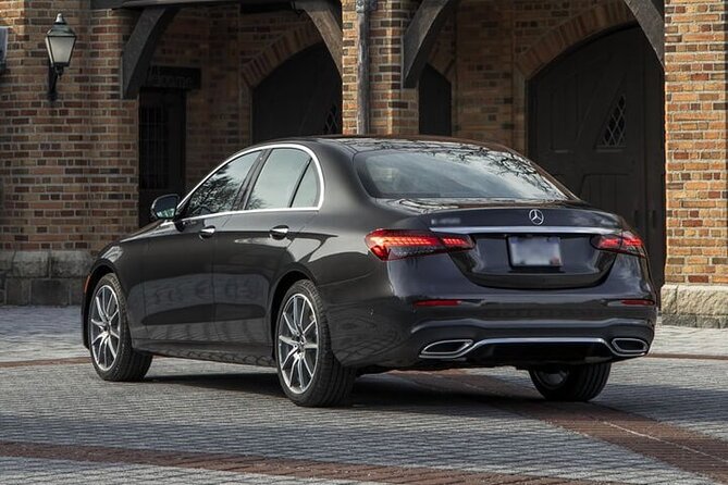 Transfer from Heathrow Airport LHR to Central London by Sedan - When This Private Sedan Really Fits (and When It Might Not)