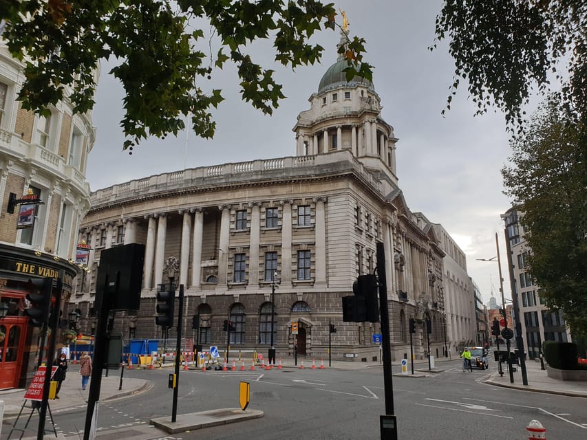 Turmoil, Templars, Oliver Twist: London's Squalor & Splendor - Price and Value for a Compact, Small-Group London Walk