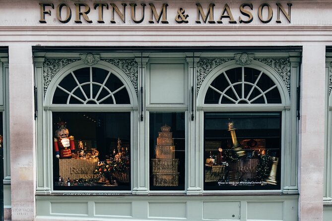 Ultimate Guided Tour of London - Chinatown: red lantern streets and quick sensory payoff