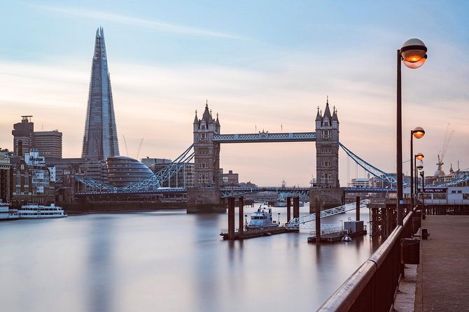 Ultimate introduction to photography in Central London - Thames sunset, blue hour, or night shoot: finishing with real atmosphere