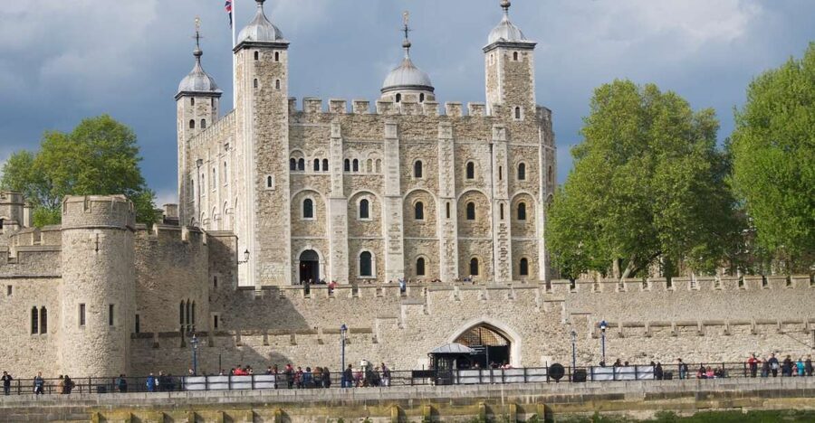 Ultimate Royal London, Thames River Boat Ride & Walking Tour - Meeting point and getting there without stress