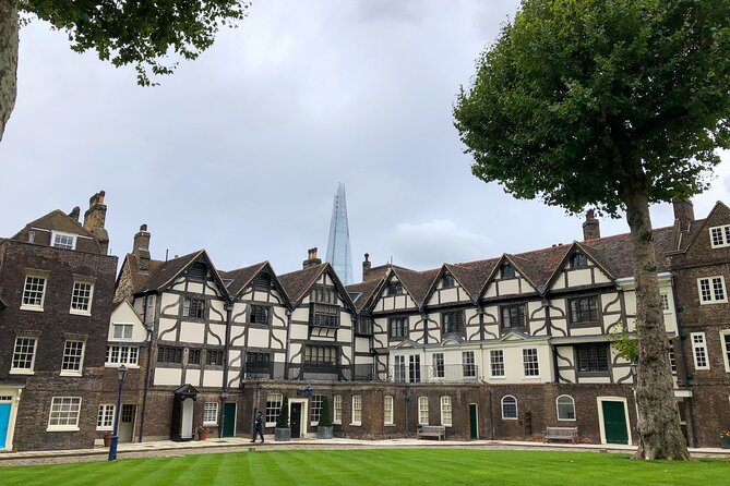 Ultimate Royal London: Tower of London & City of Westminster Tour - St James’s Palace and Buckingham Palace From the Outside