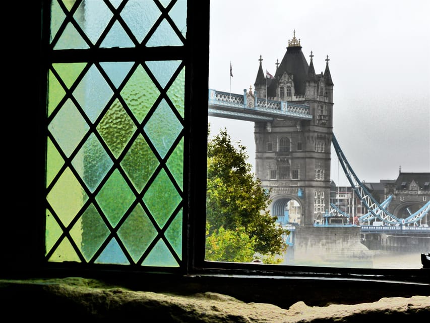Ultimate Tower of London, Beefeater Welcome & Crown Jewels - Inner Ward, Ravens Den, executions site, and battlements