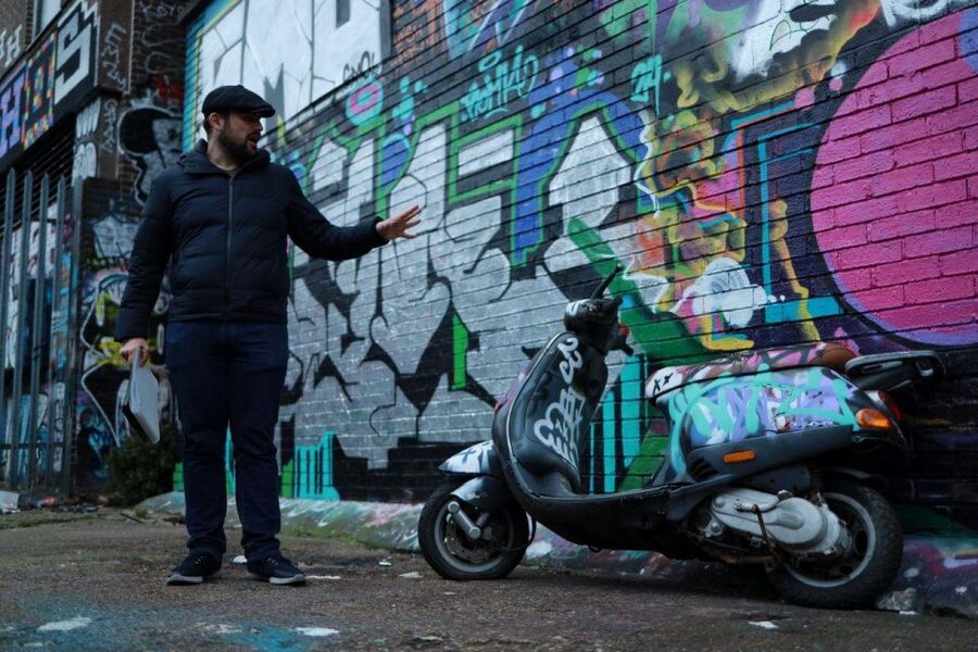 Urban Canvas: Exploring Shoreditch's Vibrant Street Art - Brick Lane: the best kind of “quick picture” stop