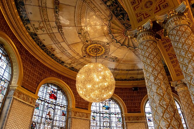 Victoria and Albert Museum Private Tour - How the tour can adapt for kids and curious minds