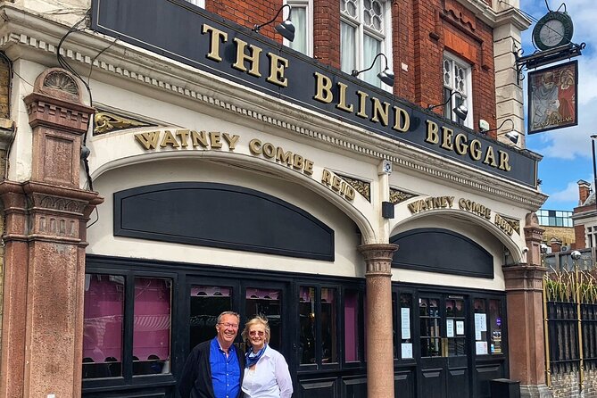 Villains and Gangsters of London Private Taxi Tour - Pub and cafe time: where you might get extra minutes