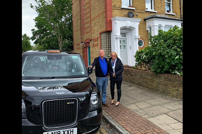 Villains and Gangsters of London Private Taxi Tour - Getting the pacing right: photo time without the chaos
